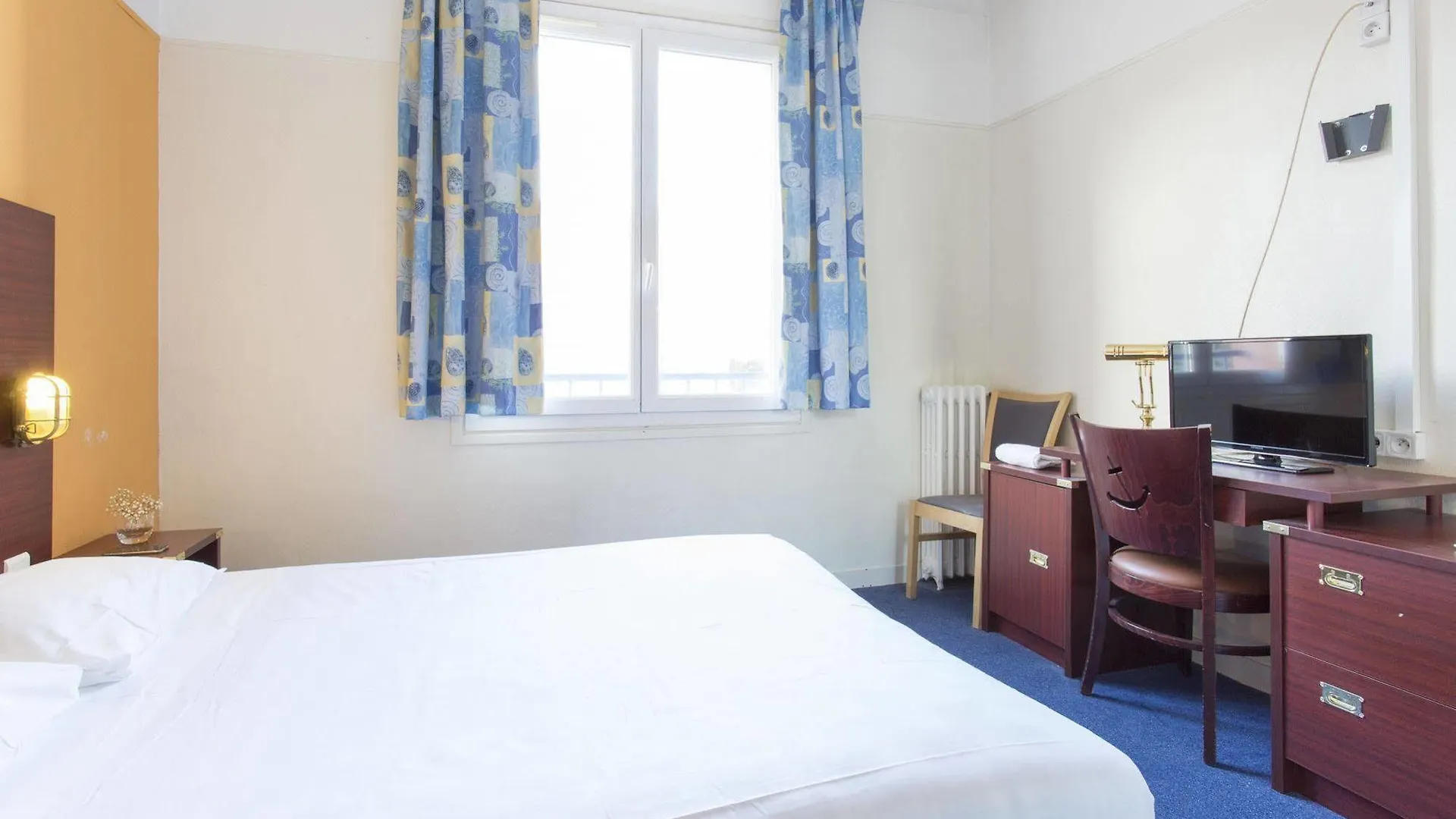 Hotel Les Gens De Mer Brest By Poppins