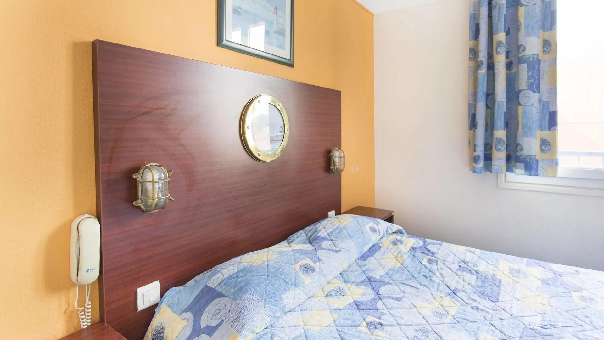 Hotel Les Gens De Mer Brest By Poppins