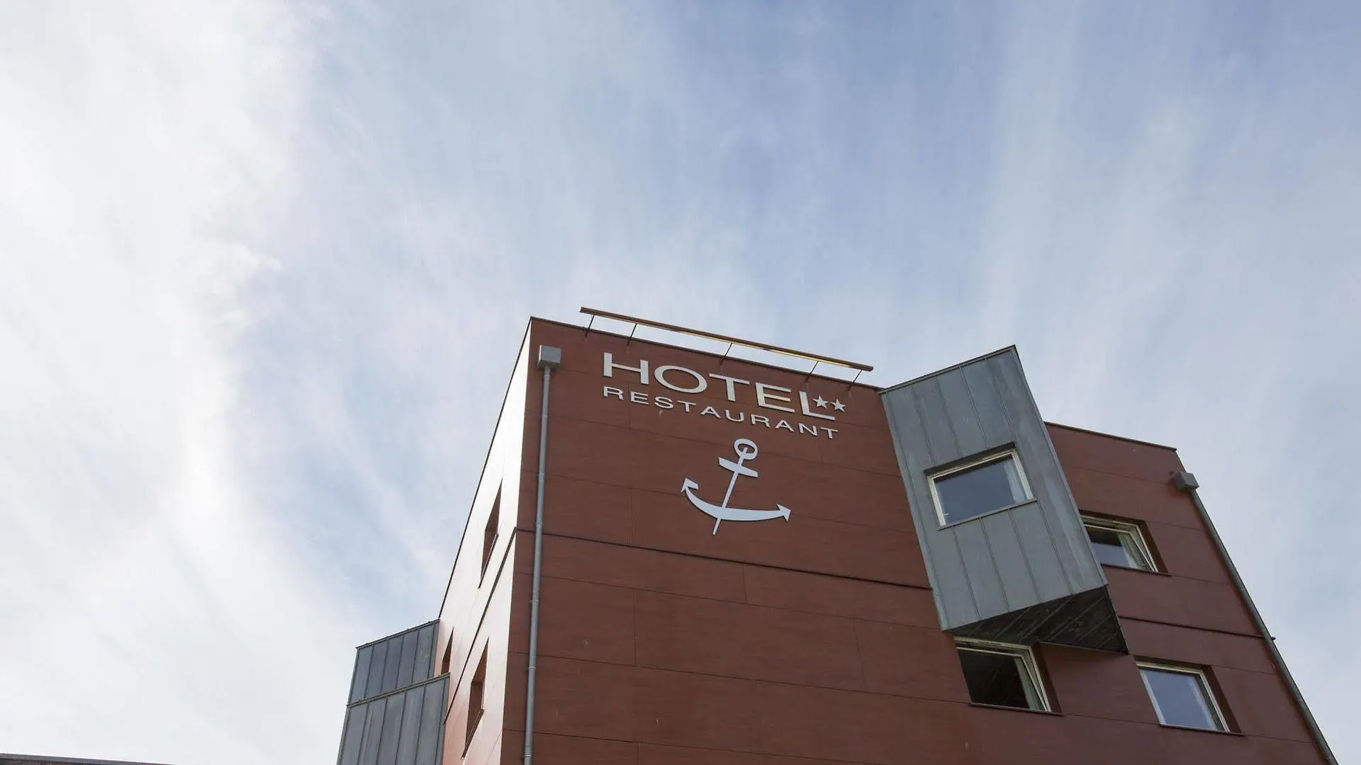 Hotel Les Gens De Mer Brest By Poppins