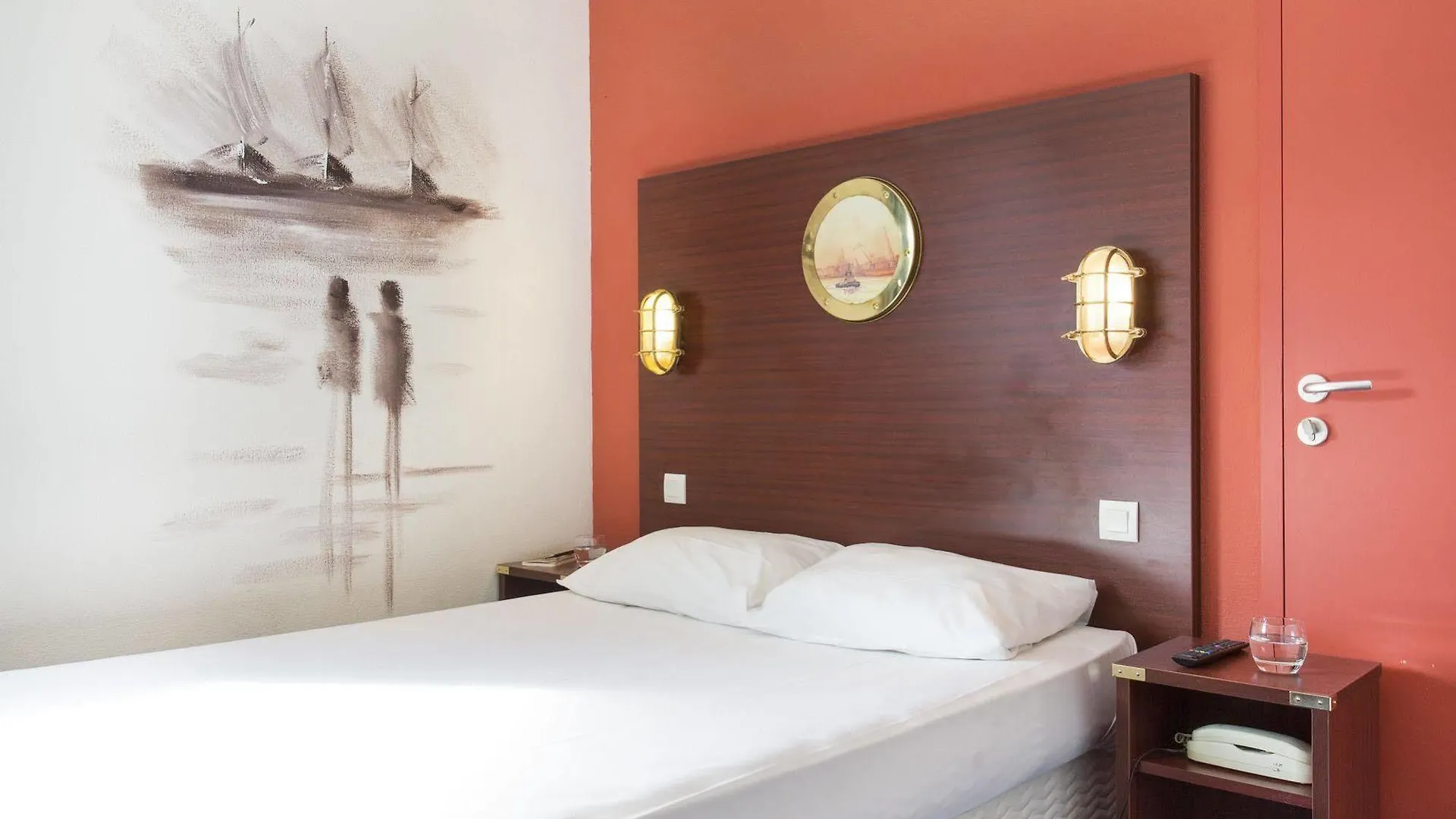 Hotel Les Gens De Mer Brest By Poppins