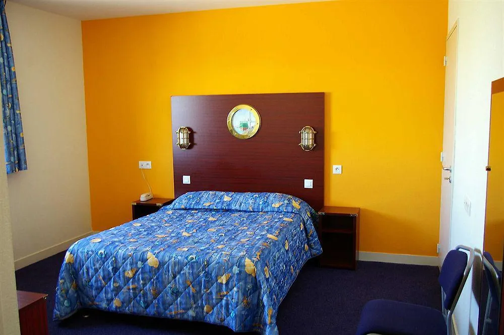 Hotel Les Gens De Mer Brest By Poppins 2*,